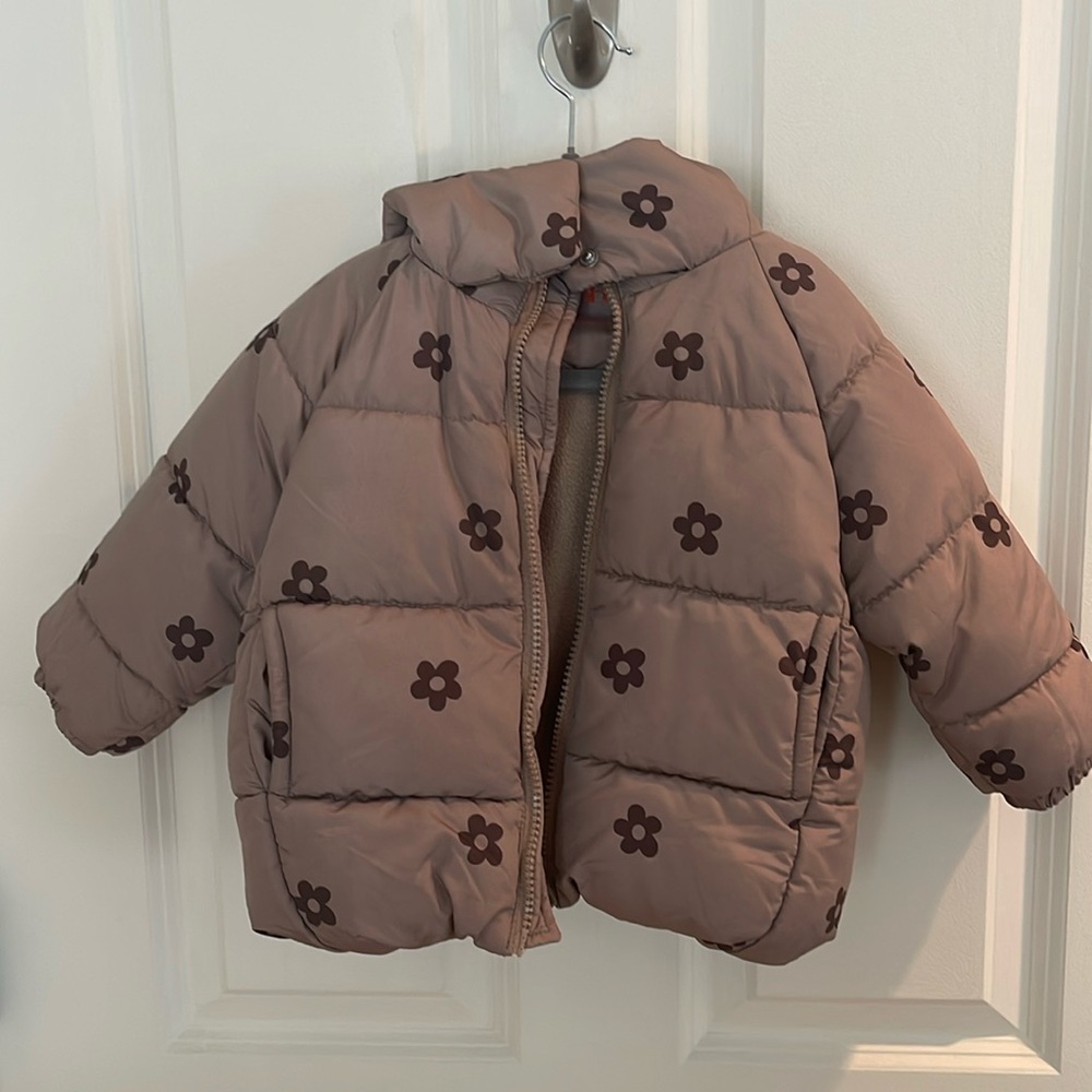 Little girl’s Zara puffer coat / size 12-18 months